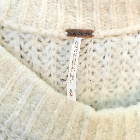 Free People Medium Blue Bell V-Neck Pullover Sweater Oversize Slouchy Ivory Cozy - Picture 2 of 14